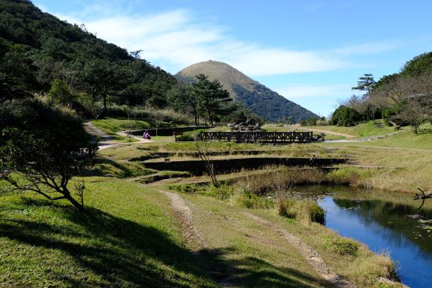 葬經說風水形勢,大地無形看氣勢,小地無勢看精神,後天派風水巒頭的重點。